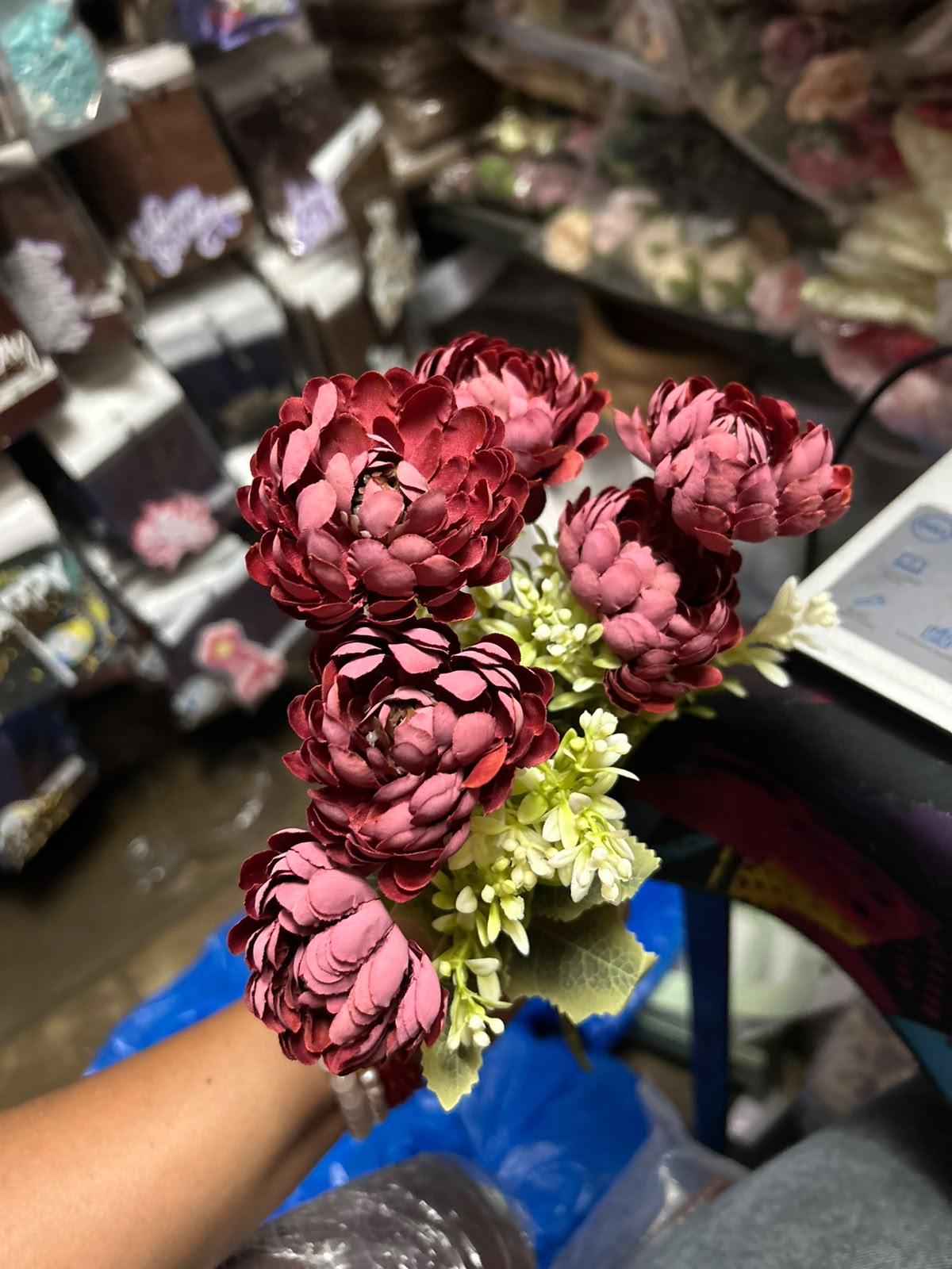 Open Dragon Flower Bunch - 5 cm (6 Flowers per Bunch)