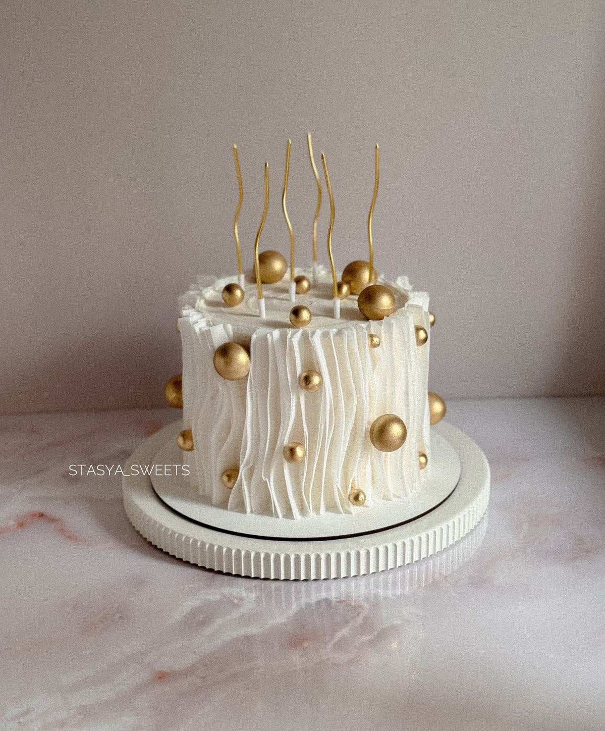 Faux Ball Cake Toppers on Wire - Mixed Sizes (Pack of 20)