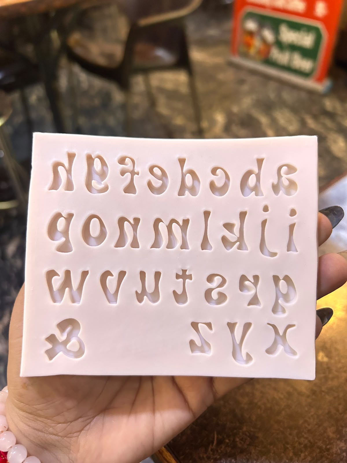 Retro Bubble Alphabet Silicone Mould - 1 inch Letters