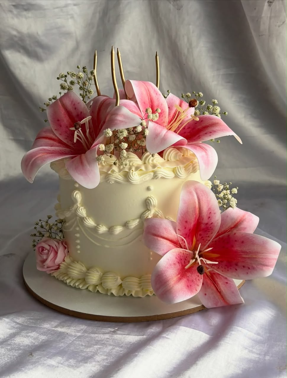 Artificial Lily Flower - Real Touch Single Stem for Cake Decoration, Home Decor, Gifting and Craft