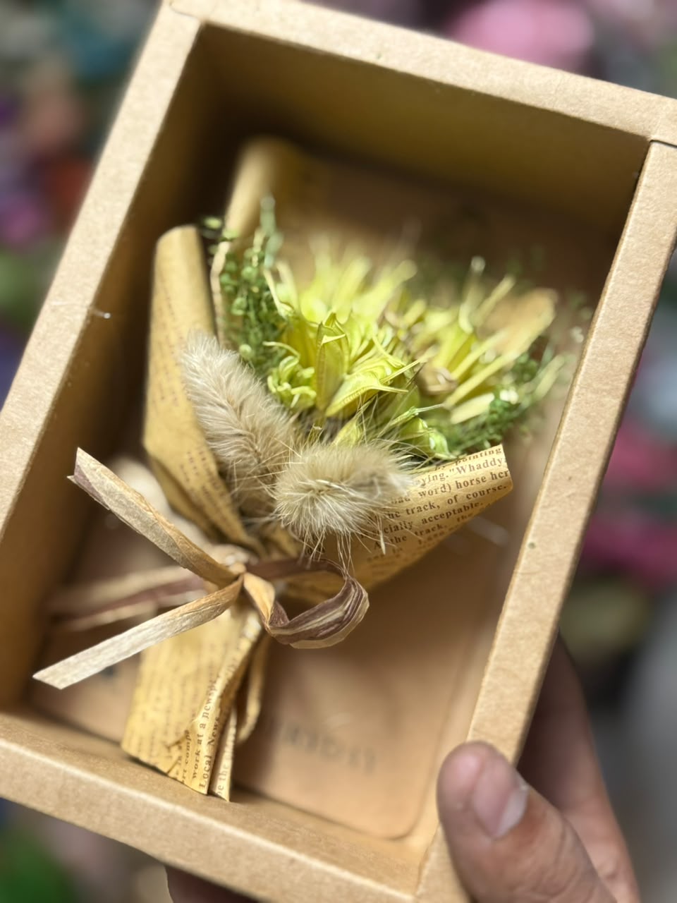 Handmade Gift Tag with Real Dried Mini Bouquet - Message Card in Kraft Gift Box for Hampers, Birthdays, Weddings & Return Gifts