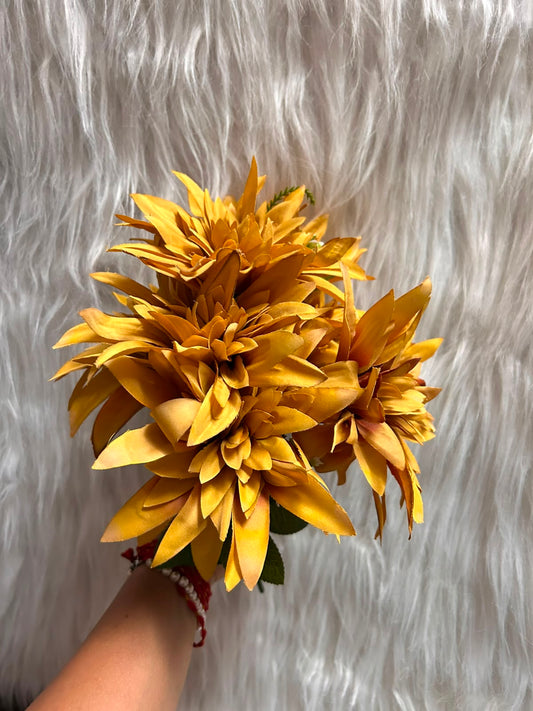 Big Fabric Flower Bunch - 15 cm Delicate Dahlia Style, 7 Flowers per Bunch for Cake Decoration, Home Decor and Hampers