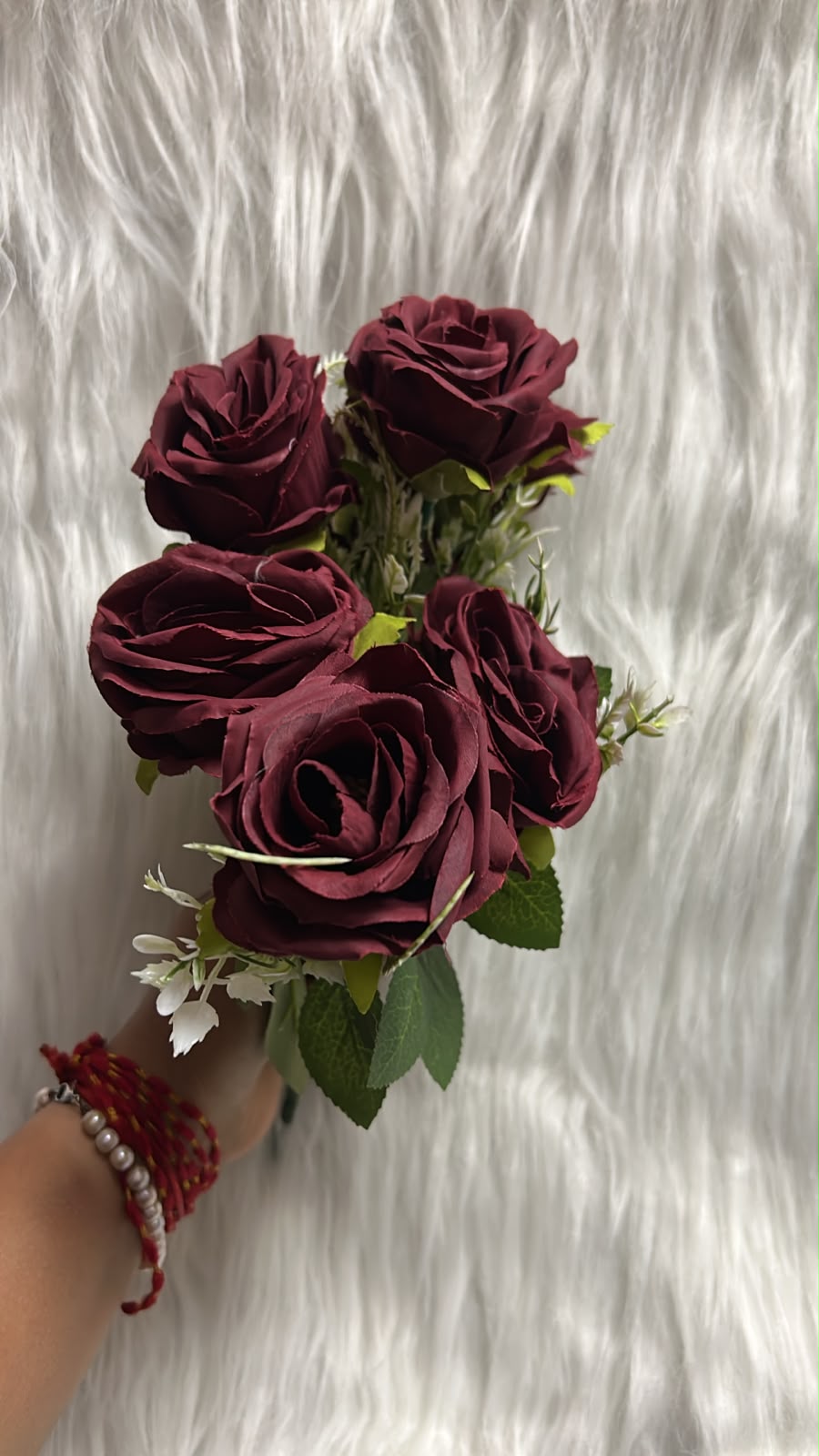 Big Rose Flower Bunch - 7 Roses of 8 cm with Fillers and Leaves for Cake Decoration, Home Decor and Hampers
