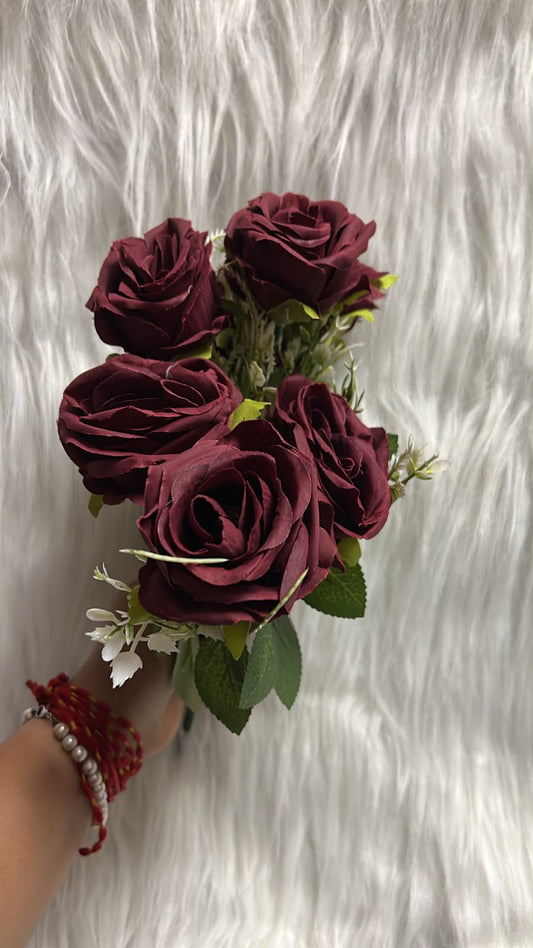 Big Rose Flower Bunch - 7 Roses of 8 cm with Fillers and Leaves for Cake Decoration, Home Decor and Hampers