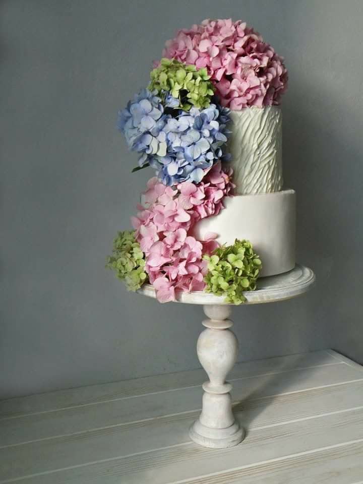 Hydrangea Artificial Flower with Stem - Single 12 Inch Stick with Approx 150 Florets for Home Decor, Cakes, Hampers and Table Styling