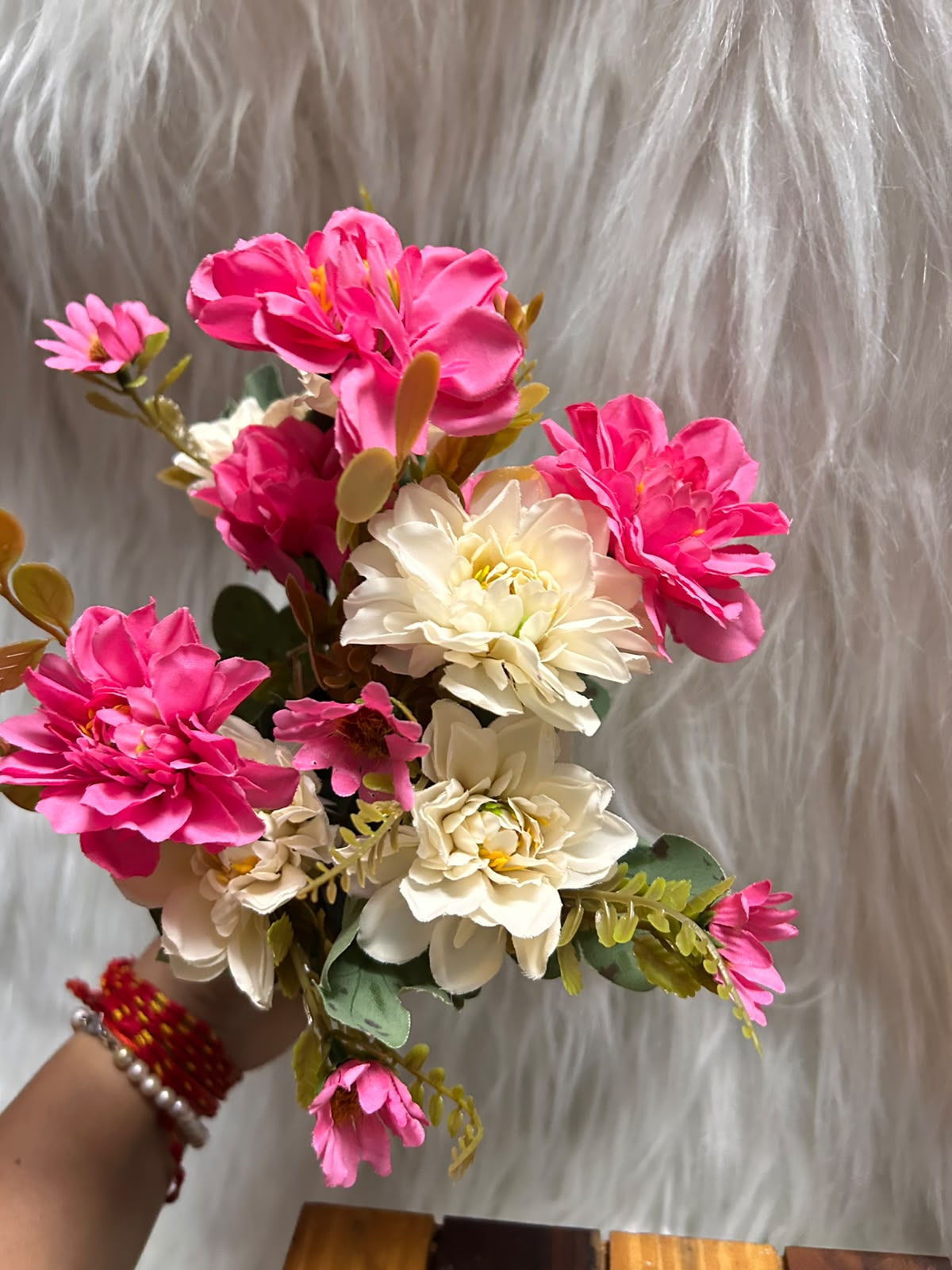 Dahlia Flower Bunch - 5 cm Dahlias with Matching Daisies and Fillers, 10 Big and 10 Small Flowers per Bunch for Cake Decoration, Home Decor and Hampers