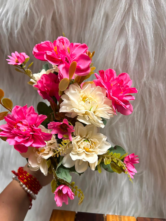 Dahlia Flower Bunch - 5 cm Dahlias with Matching Daisies and Fillers, 10 Big and 10 Small Flowers per Bunch for Cake Decoration, Home Decor and Hampers