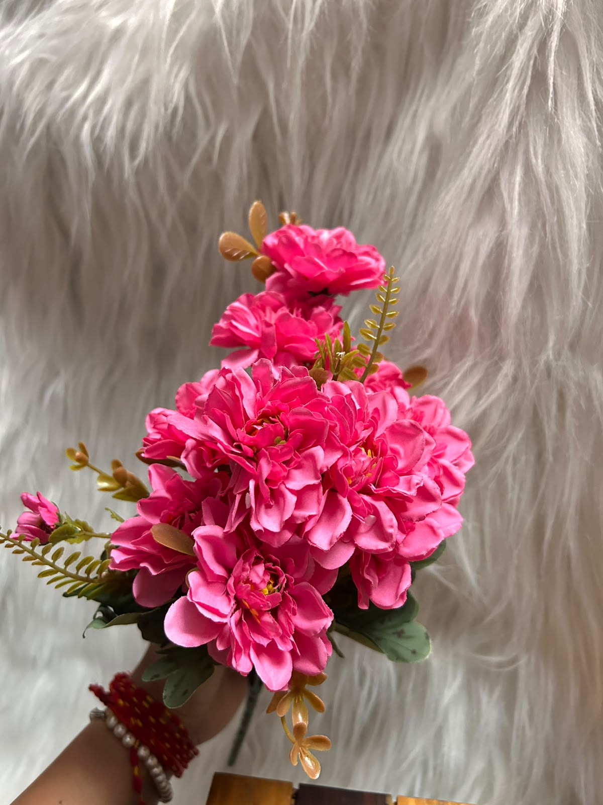 Dahlia Flower Bunch - 5 cm Dahlias with Matching Daisies and Fillers, 10 Big and 10 Small Flowers per Bunch for Cake Decoration, Home Decor and Hampers