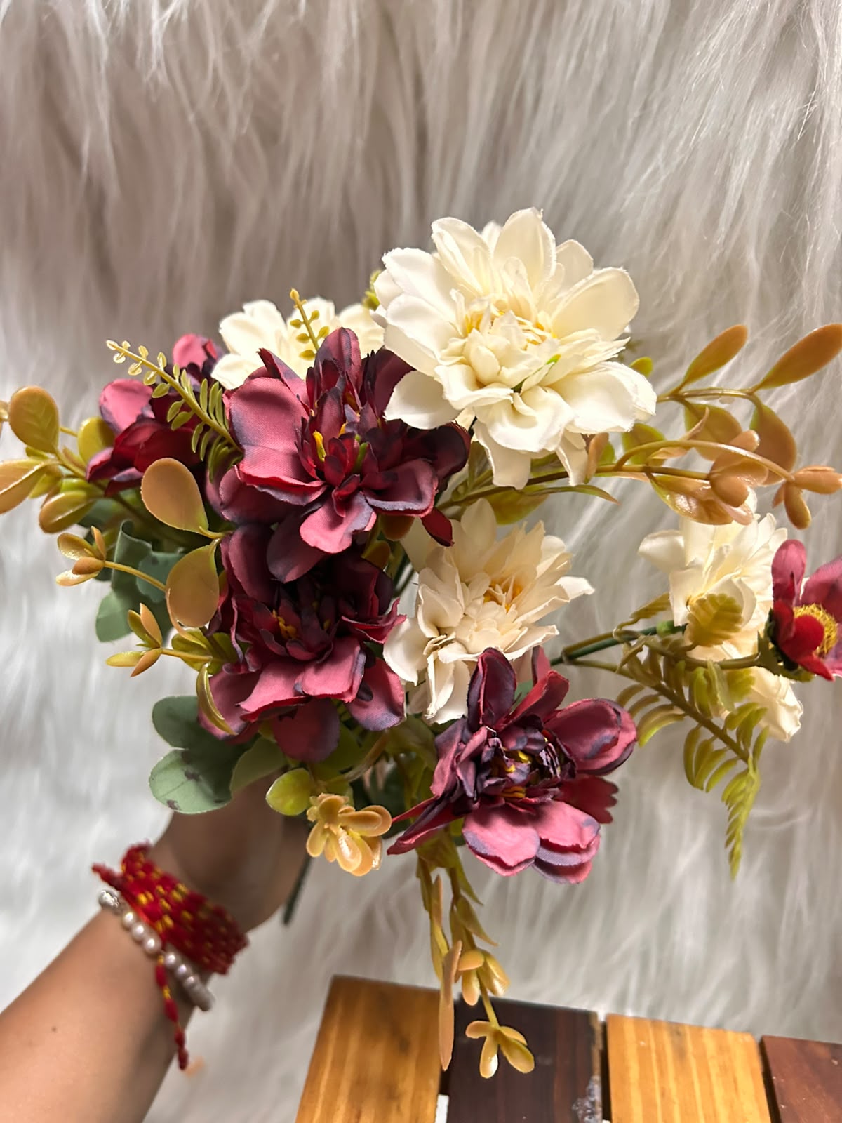 Dahlia Flower Bunch - 5 cm Dahlias with Matching Daisies and Fillers, 10 Big and 10 Small Flowers per Bunch for Cake Decoration, Home Decor and Hampers