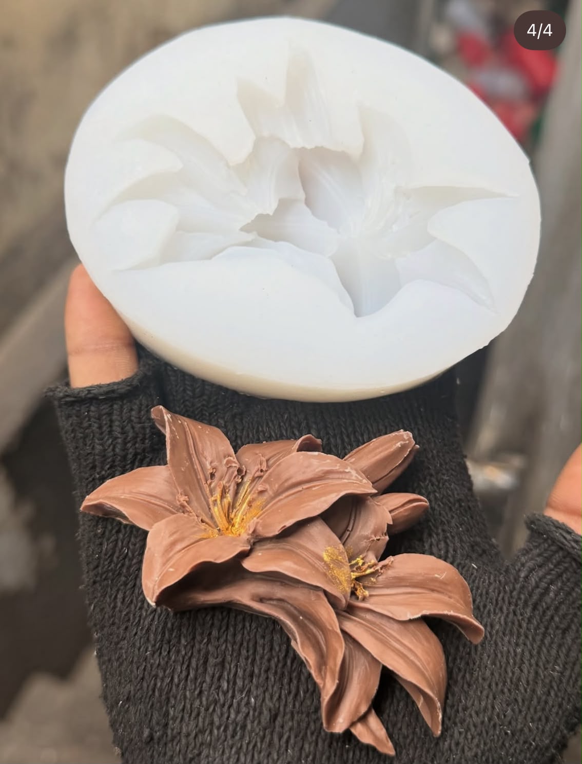 Lily Flower Silicone Mould - Large Open Bloom with Recurved Petals and Stamens for Fondant, Gum Paste, Chocolate and Resin Craft