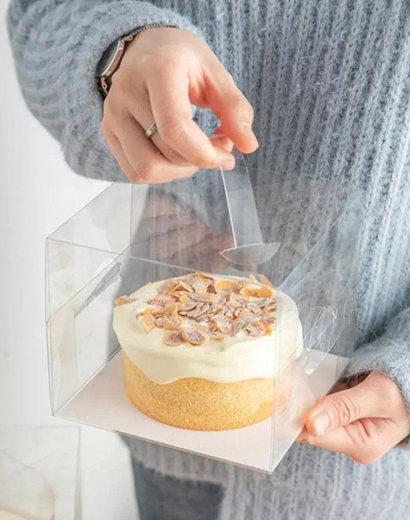 Transparent Bento Cake Box 14 x 14 cm - Side Opening Clear Box with White Base and Pull-Up Handle for Mini Cakes, Desserts and Hampers