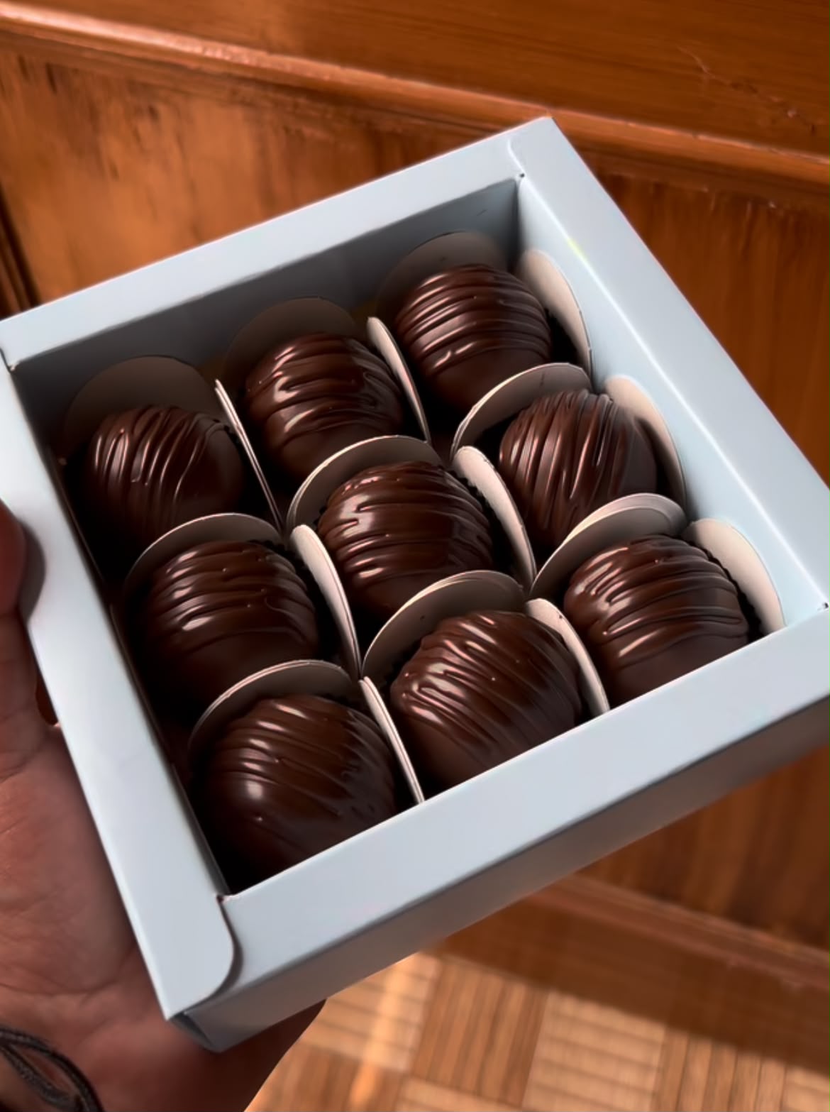 9 Cavity Foldable Chocolate Box - Pastel Colour Flat-Pack Gift Box