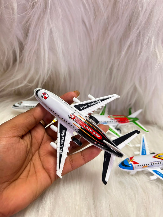 Aeroplane Cake Topper Set of 4 - Airplane Miniatures for Travel & Aviation Theme Cakes
