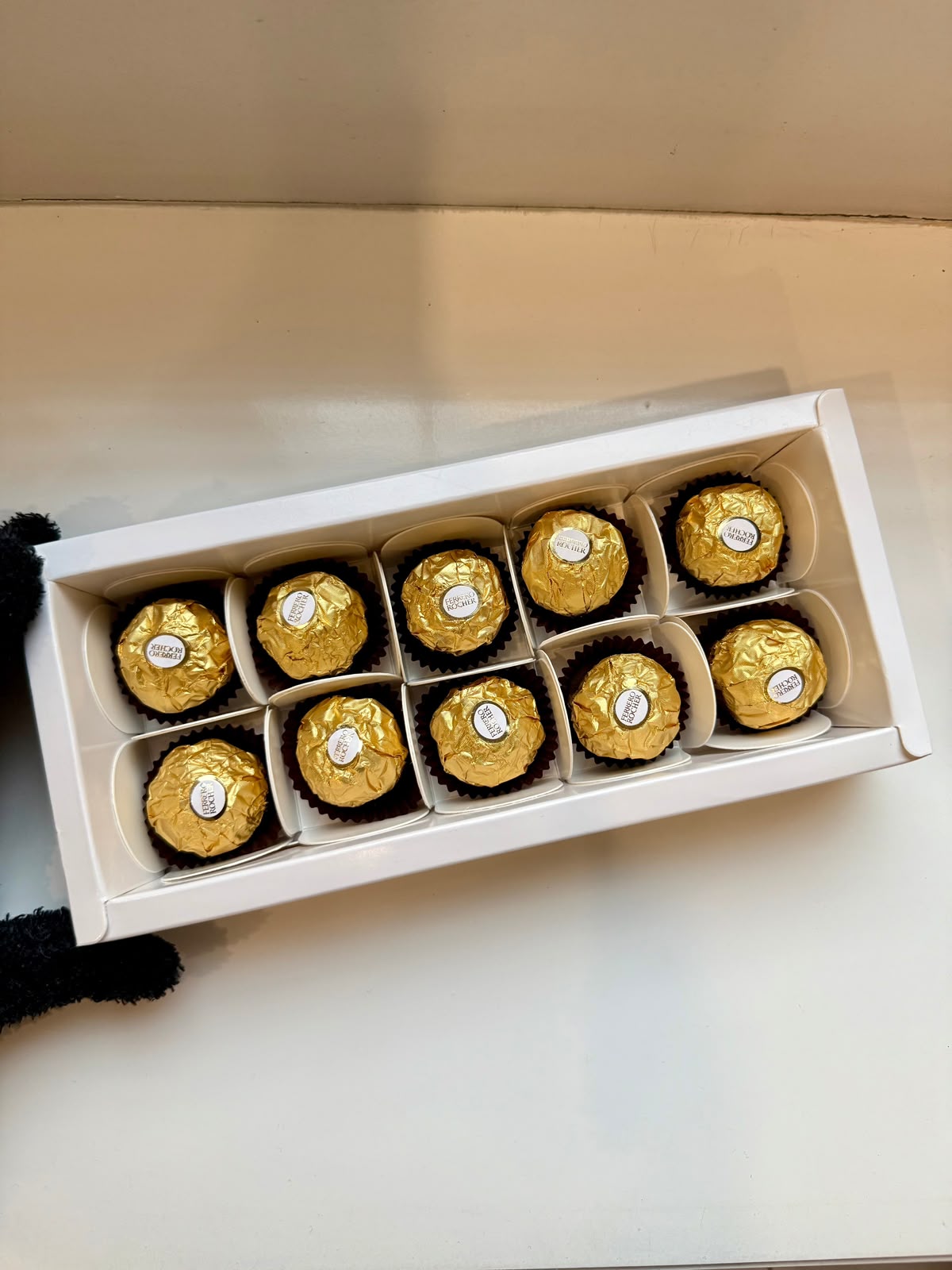 12 Cavity Chocolate Box - 9 x 3 x 1.5 inch White (Pack of 10)