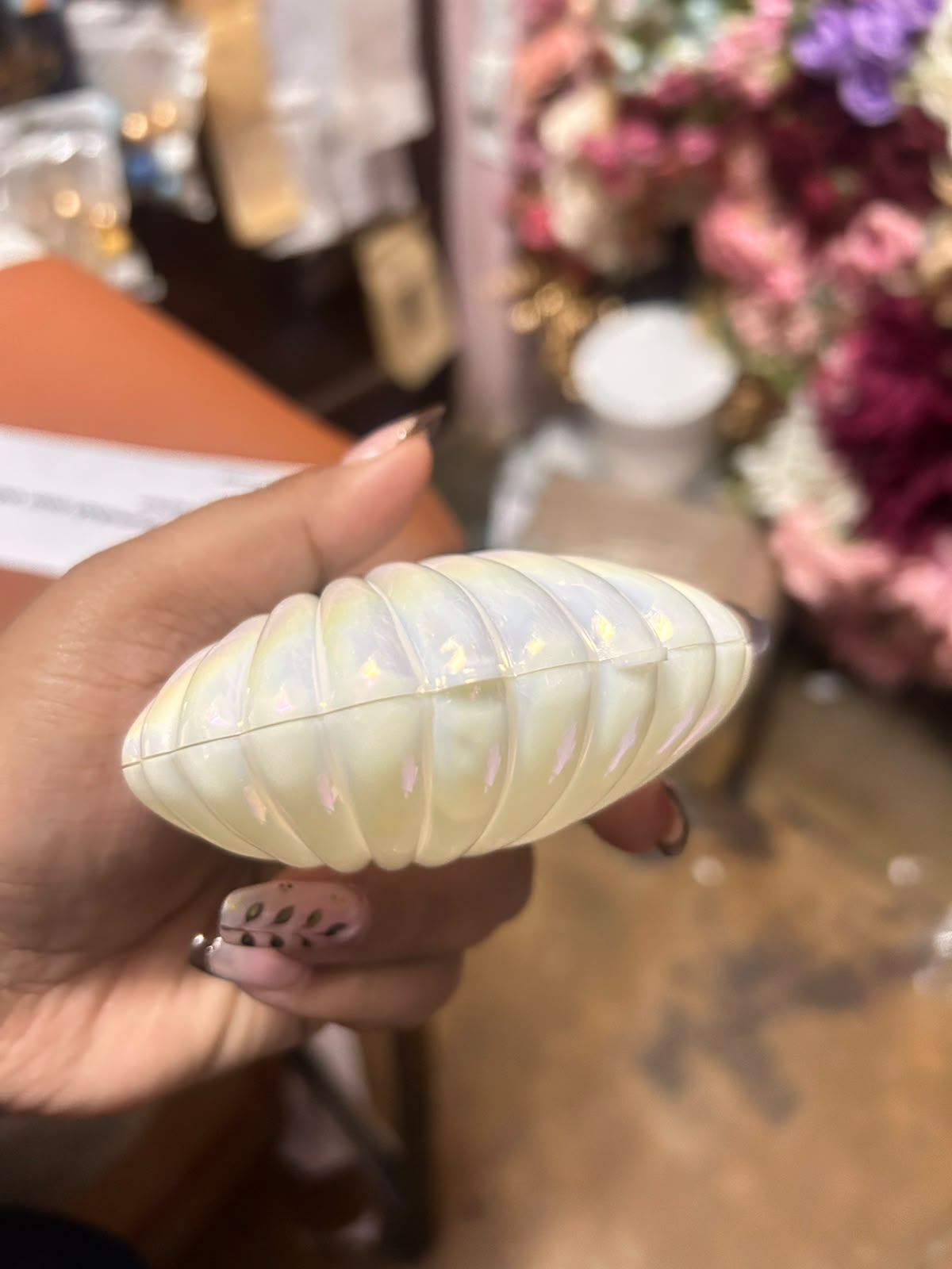 Pearl Shell Cake Topper - Openable Seashell Box 4.5 x 3.5 inch