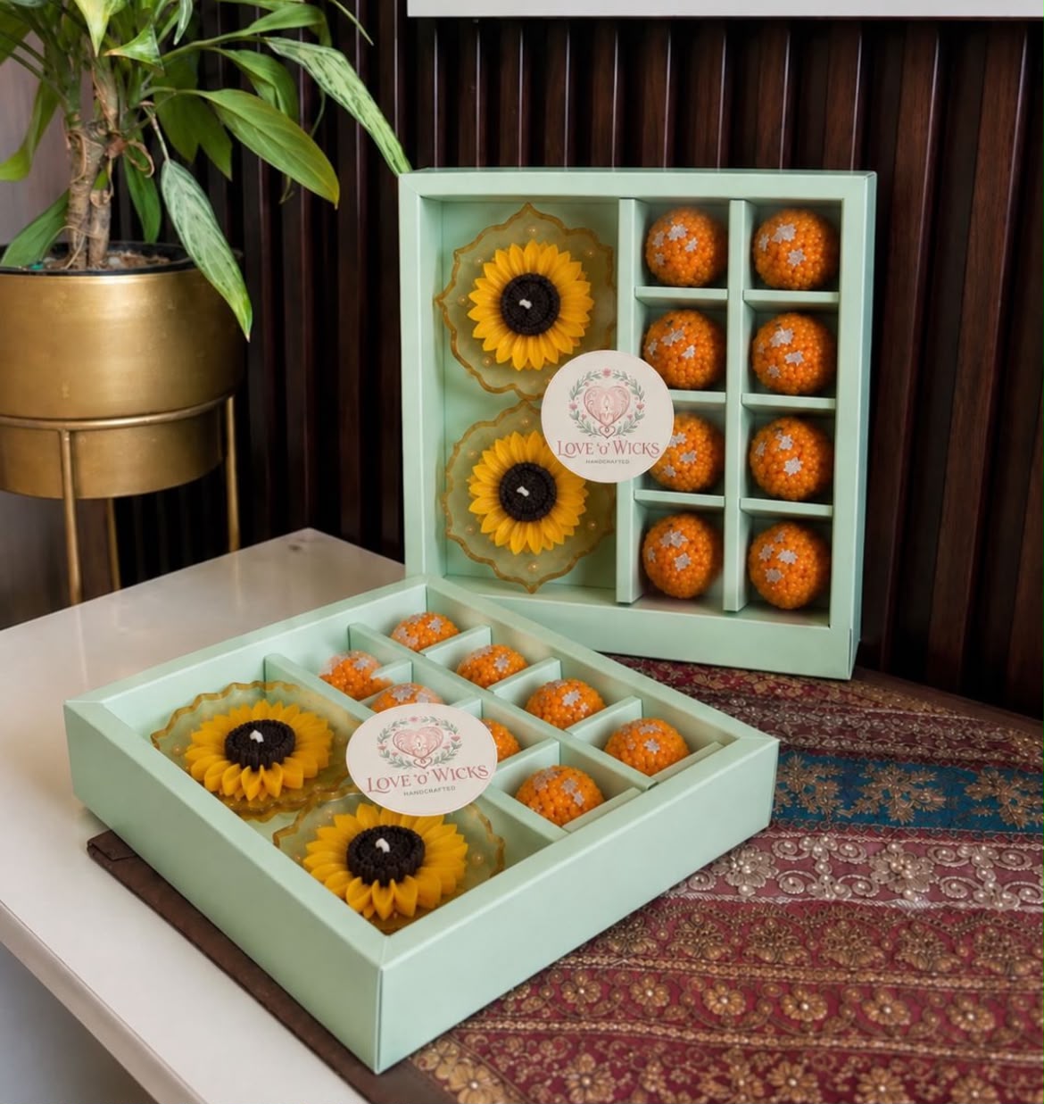 Bar and 8 Cavity Chocolate Box - 7 x 7 inch (Pack of 10)