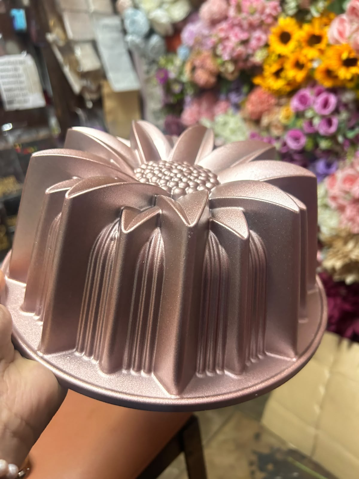 Nordic Ware Cathedral Bundt Pan - Cast Aluminium Cake Mould, Silver