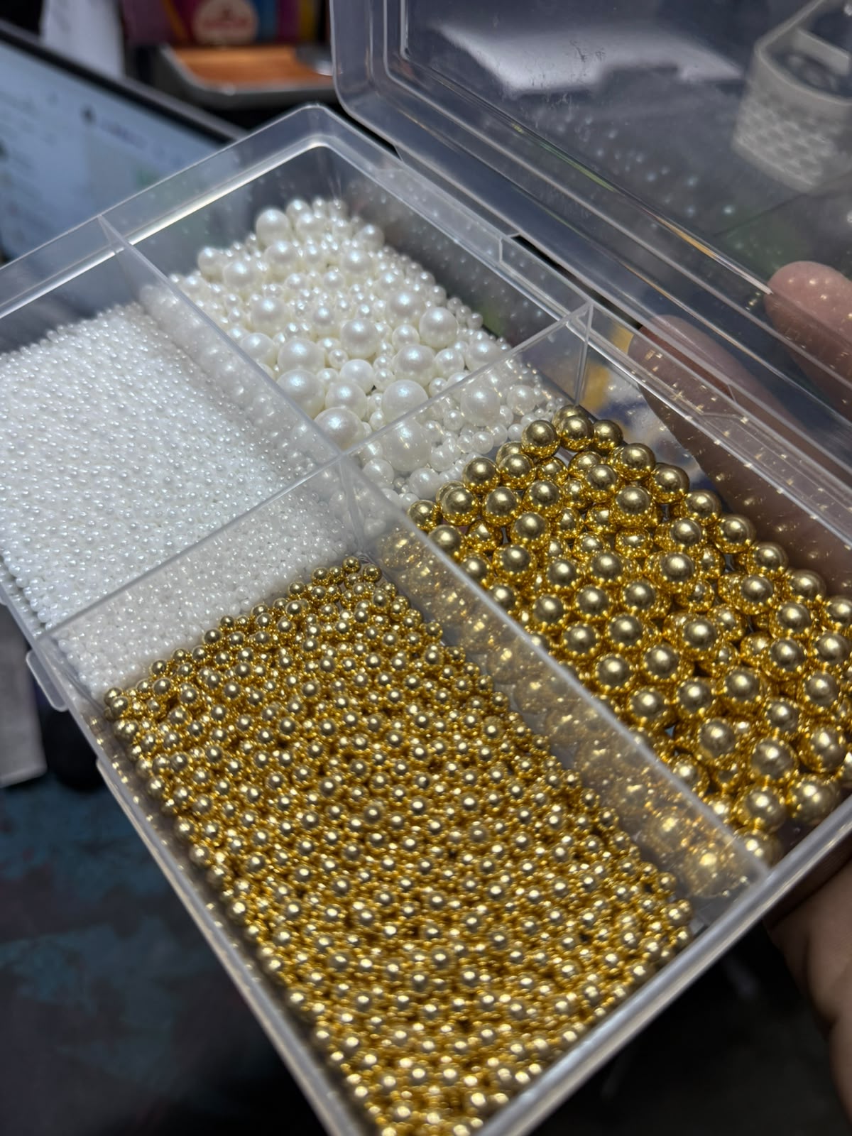Jumbo Sprinkle Offer Box - 200 g Gold & White Pearl Sprinkles (Box Free)