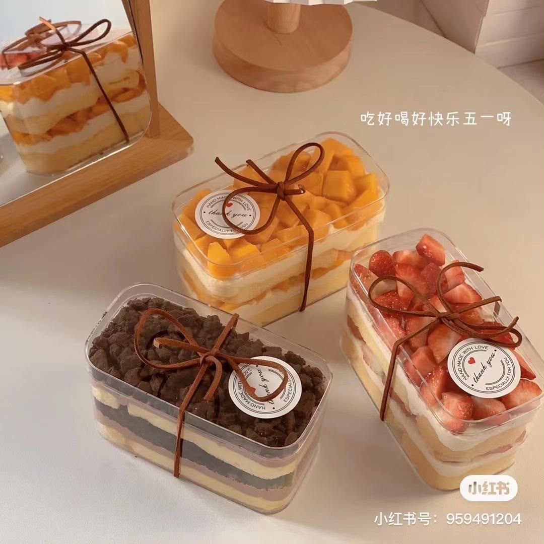 Rectangle Acrylic Tub with Lid - 400 ml (Clear Dessert Box for Tiramisu and Cake)