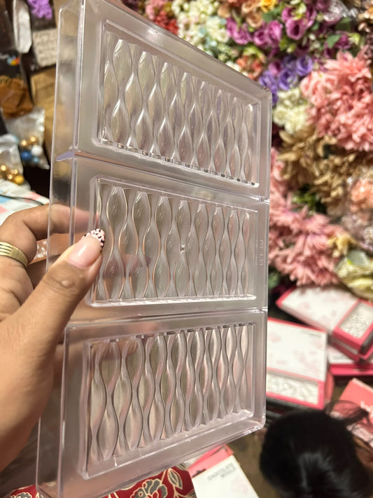 3D Wave Design Chocolate Bar Polycarbonate Mould - 3 Cavity Twist Pattern