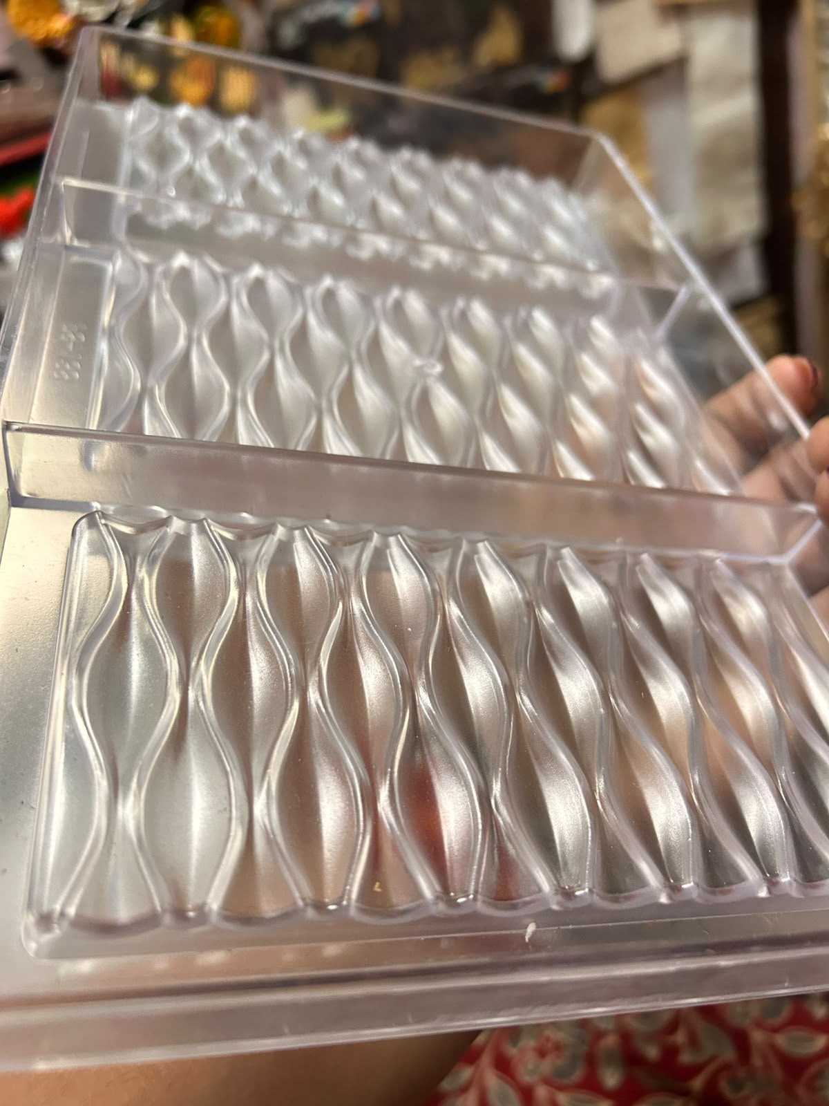 3D Wave Design Chocolate Bar Polycarbonate Mould - 3 Cavity Twist Pattern
