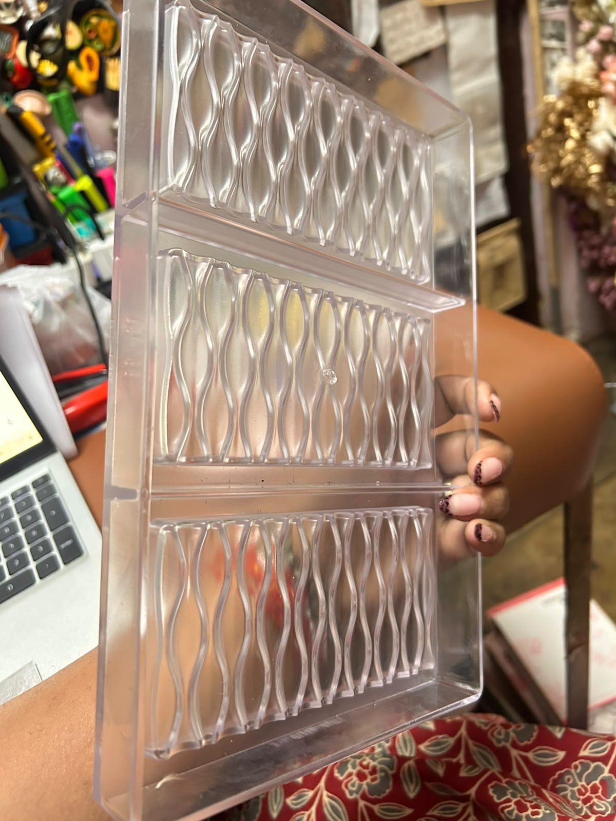 3D Wave Design Chocolate Bar Polycarbonate Mould - 3 Cavity Twist Pattern