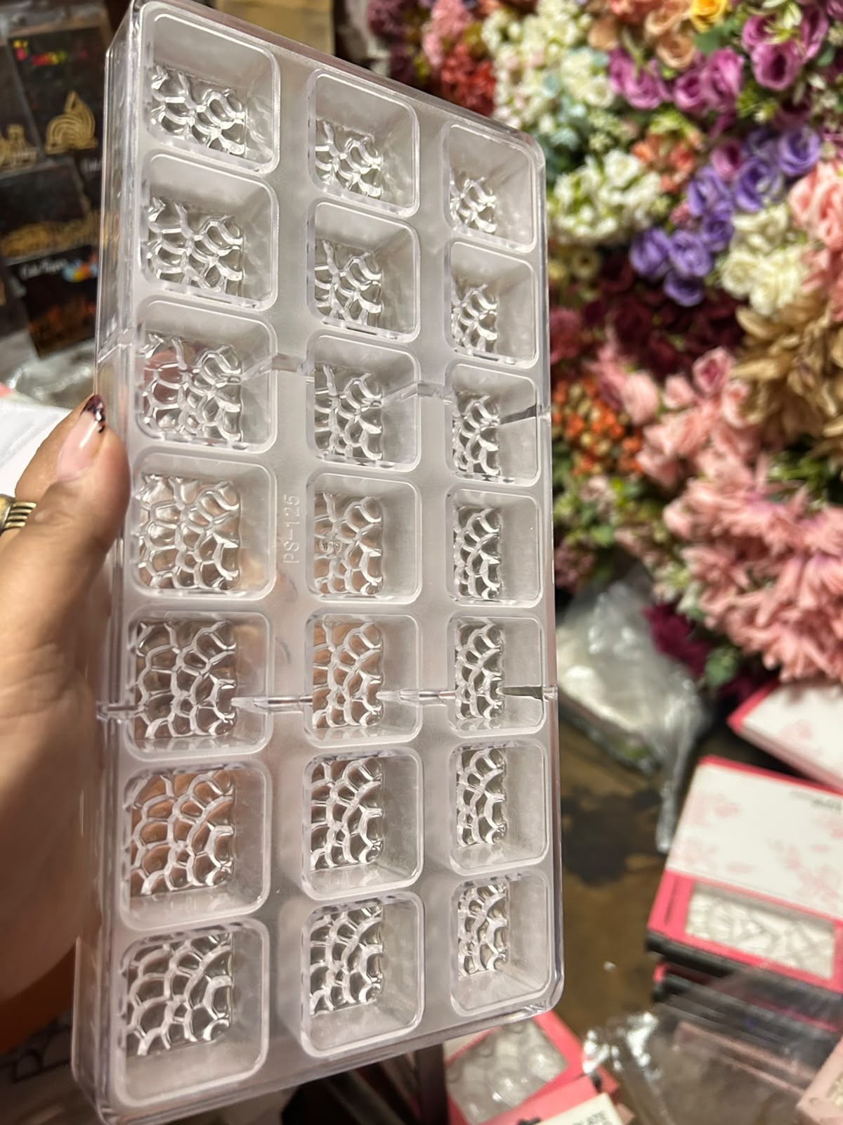 Kunafa Deep Bite Polycarbonate Chocolate Mould - 21 Cavity Square Bites