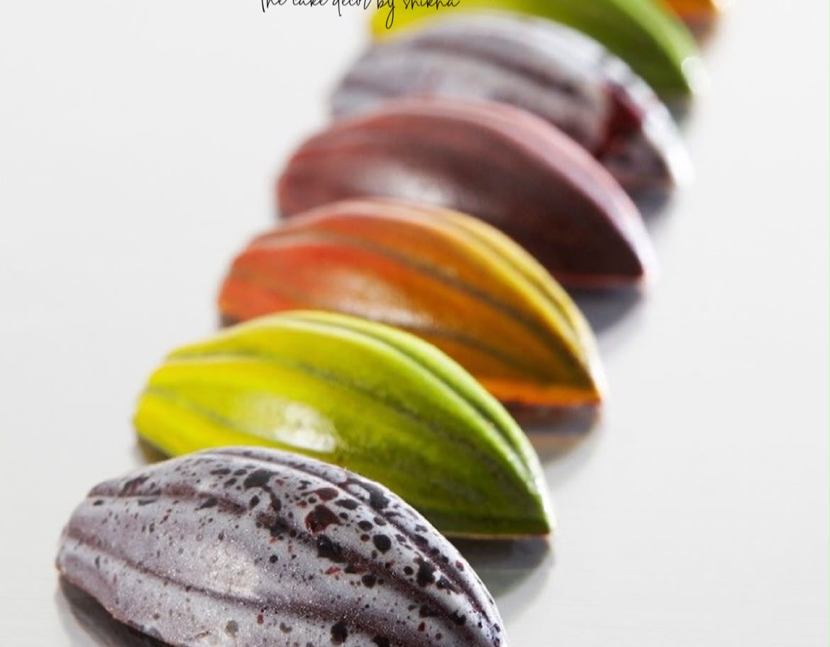 Cocoa Bean Polycarbonate Chocolate Mould - 21 Cavity Cocoa Pod Bonbon