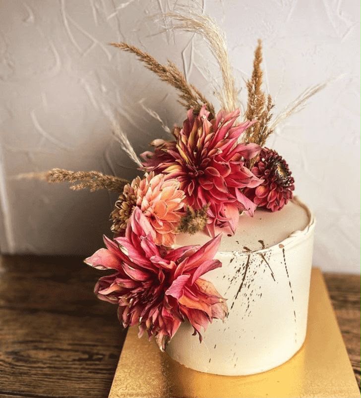 Dahlia Flower Bunch - 5 cm Dahlias with Matching Daisies and Fillers, 10 Big and 10 Small Flowers per Bunch for Cake Decoration, Home Decor and Hampers
