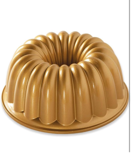Nordic Ware Elegant Party Bundt Pan - Cast Aluminium 10 Cup Cake Mould, Gold