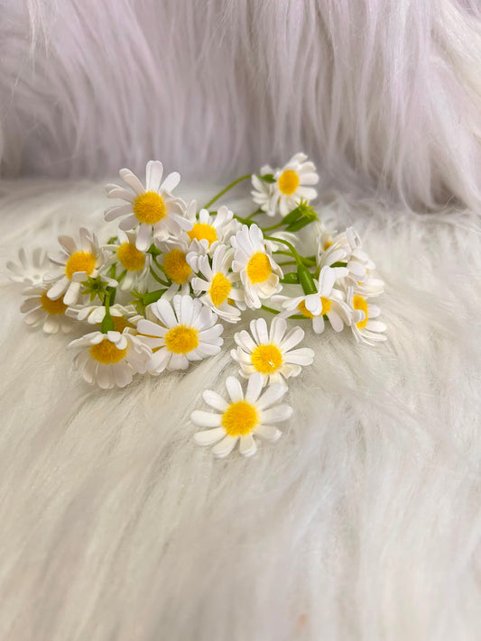Tiny Double Layer Daisy Flowers - 1 Inch White, 25 Flowers per Bunch